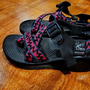 Awesome shape Chacos!!